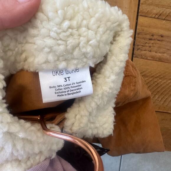 Okie Dokie corduroy fur collar shacket size 3T new with tag - Picture 4 of 5